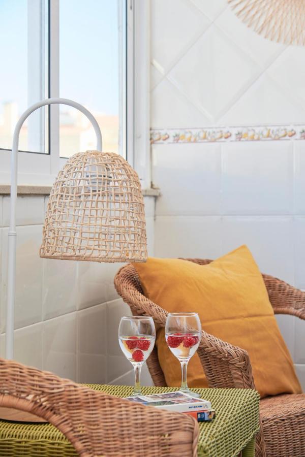 Central & Sunny 2Br Apt Near Beach, By Timecooler Setúbal Exteriér fotografie
